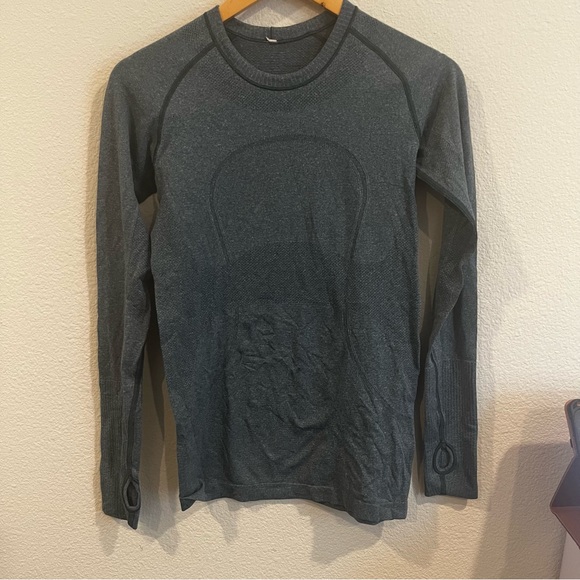 lululemon athletica Tops - LULULEMON blue gray long sleeve swiftly shirt size 6